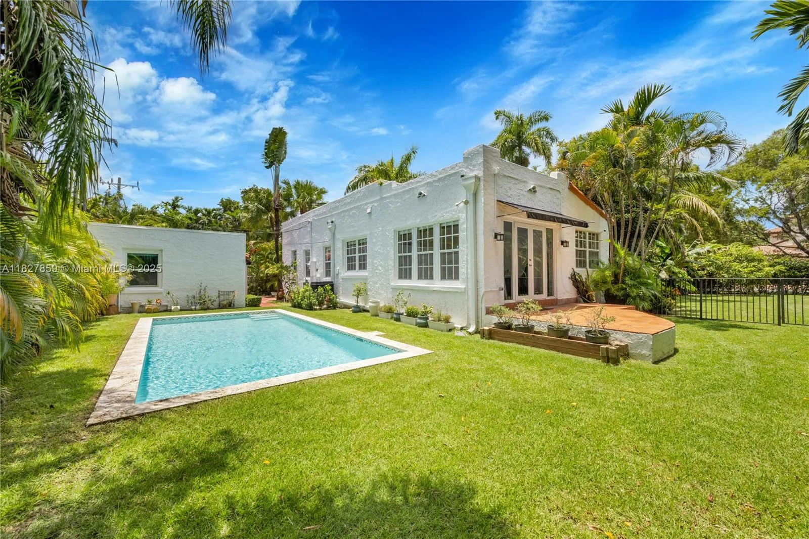 Coral Gables, Florida 33134, United States, 4 Bedrooms Bedrooms, ,4 BathroomsBathrooms,Residential,Active,157995