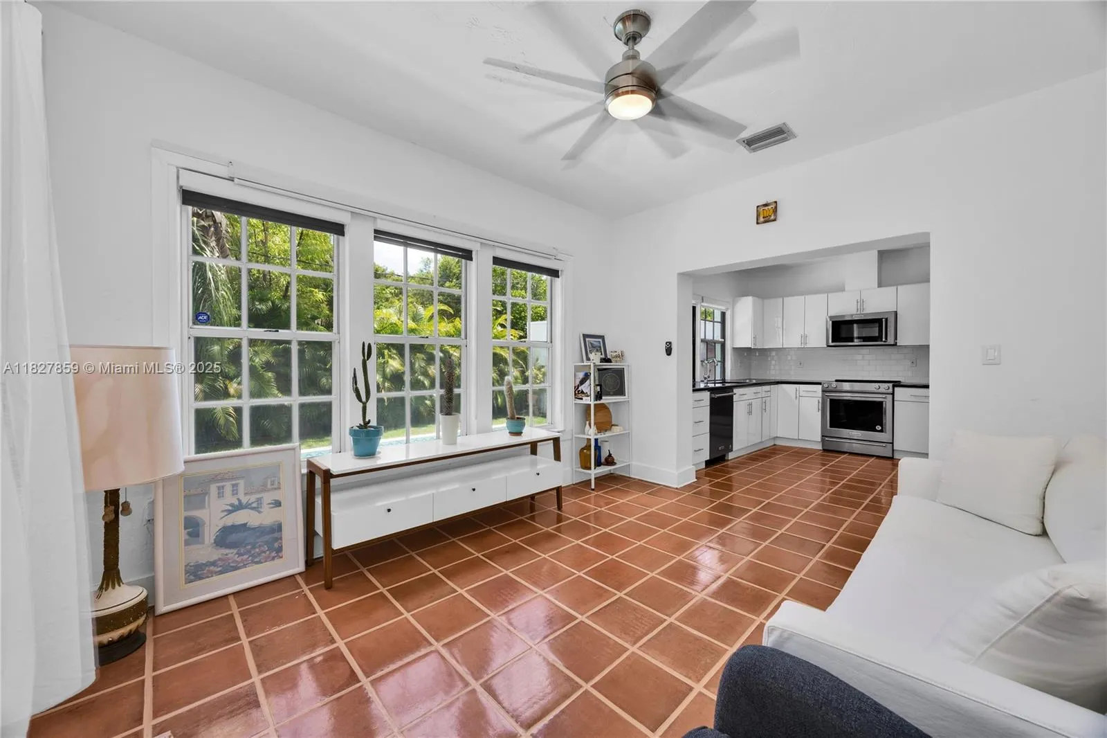 Coral Gables, Florida 33134, United States, 4 Bedrooms Bedrooms, ,4 BathroomsBathrooms,Residential,Active,157995