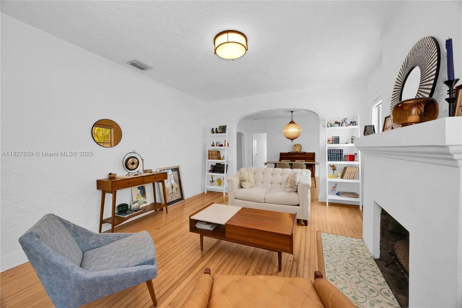 Coral Gables, Florida 33134, United States, 4 Bedrooms Bedrooms, ,4 BathroomsBathrooms,Residential,Active,157995