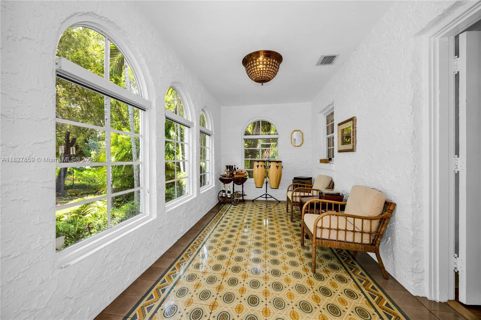 Coral Gables, Florida 33134, United States, 4 Bedrooms Bedrooms, ,4 BathroomsBathrooms,Residential,Active,157995