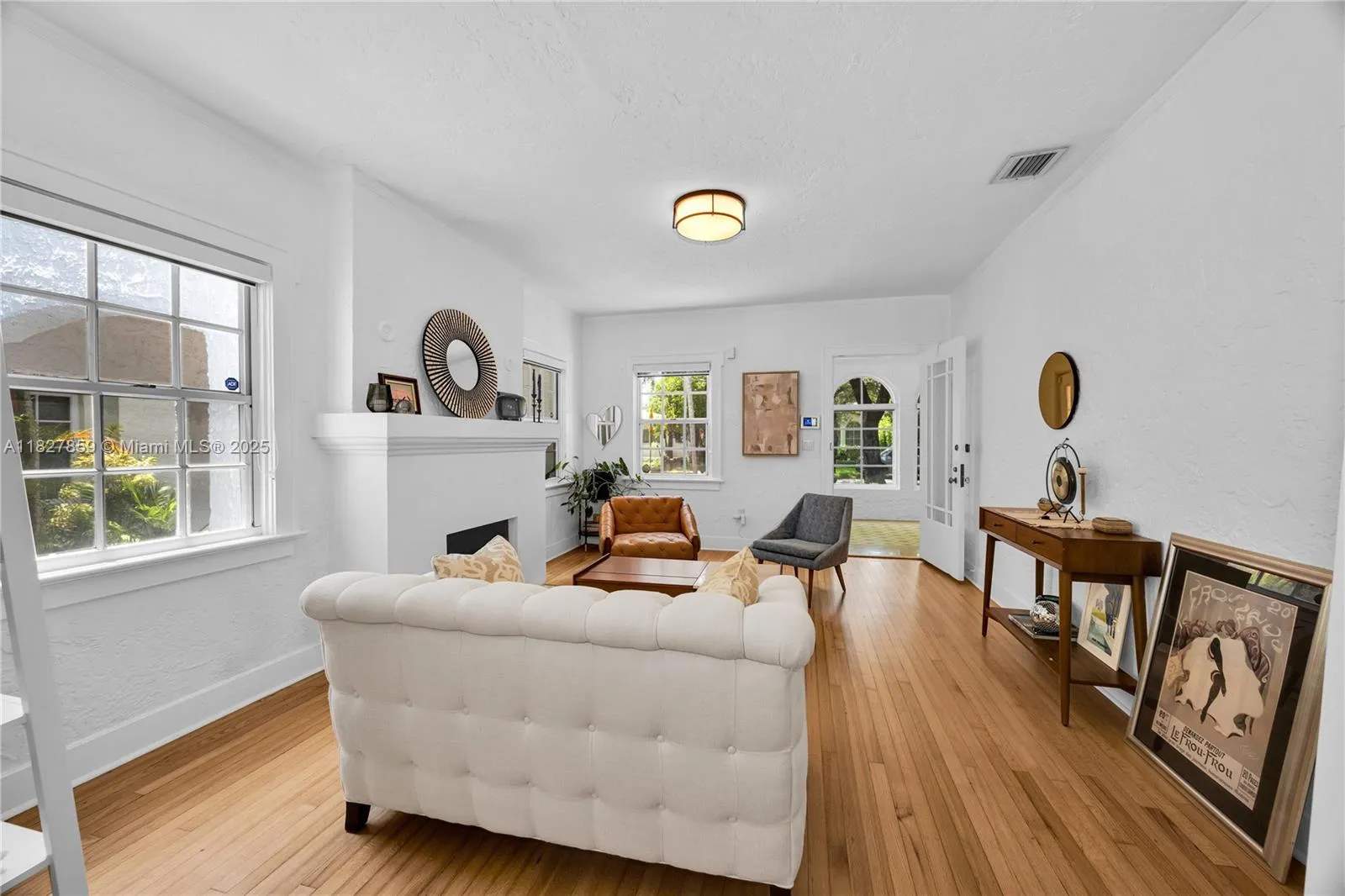 Coral Gables, Florida 33134, United States, 4 Bedrooms Bedrooms, ,4 BathroomsBathrooms,Residential,Active,157995