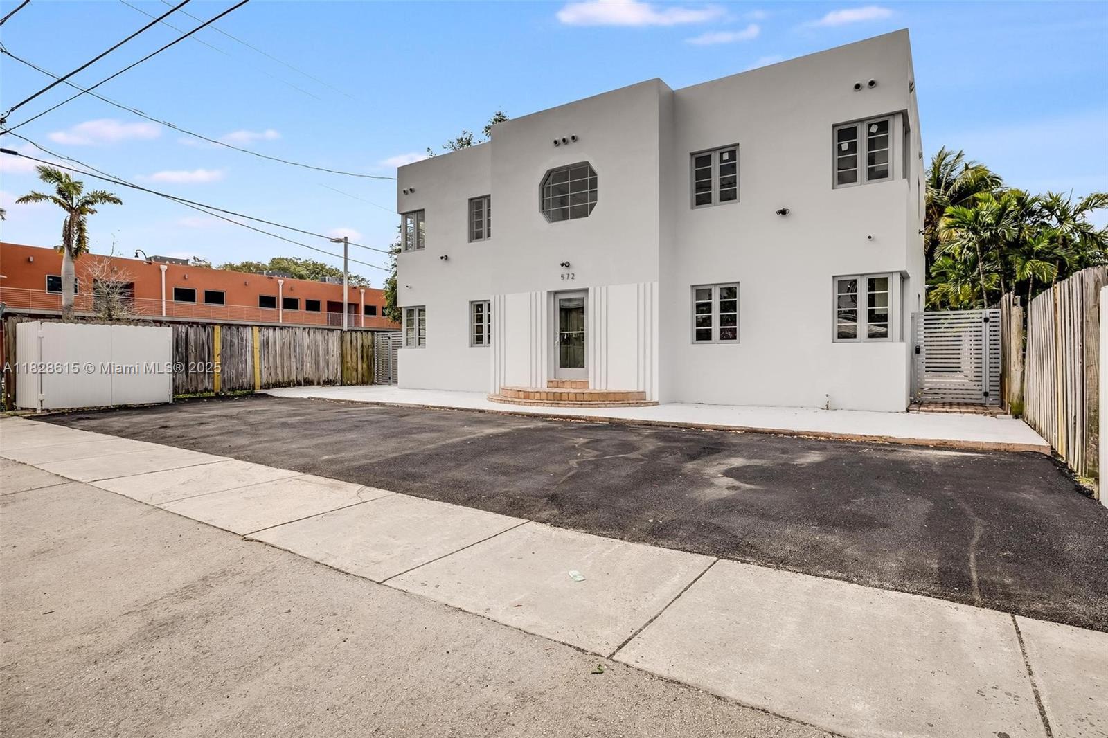 Experience luxury living in this beautifully renovated 2-bedroom, 1-bathroom property for rent, located near Morningside right off Biscayne Blvd. This stunning home features high-end finishes, including a gourmet kitchen with stainless steel appliances and granite countertops, a spacious living room, and a private backyard perfect for entertaining. You'll enjoy the convenience of having a washer and dryer on-site and a private parking space. This prime location offers easy access to Morningside park, trendy local shops, and restaurants, as well as a quick commute to downtown Miami, the Design District, and the beach. Don't miss out on the chance to indulge in the ultimate luxurious living experience. Schedule a viewing today!