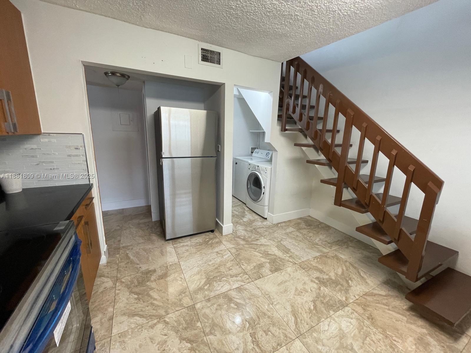 FLAGLER HILLS SUB - Residential Lease