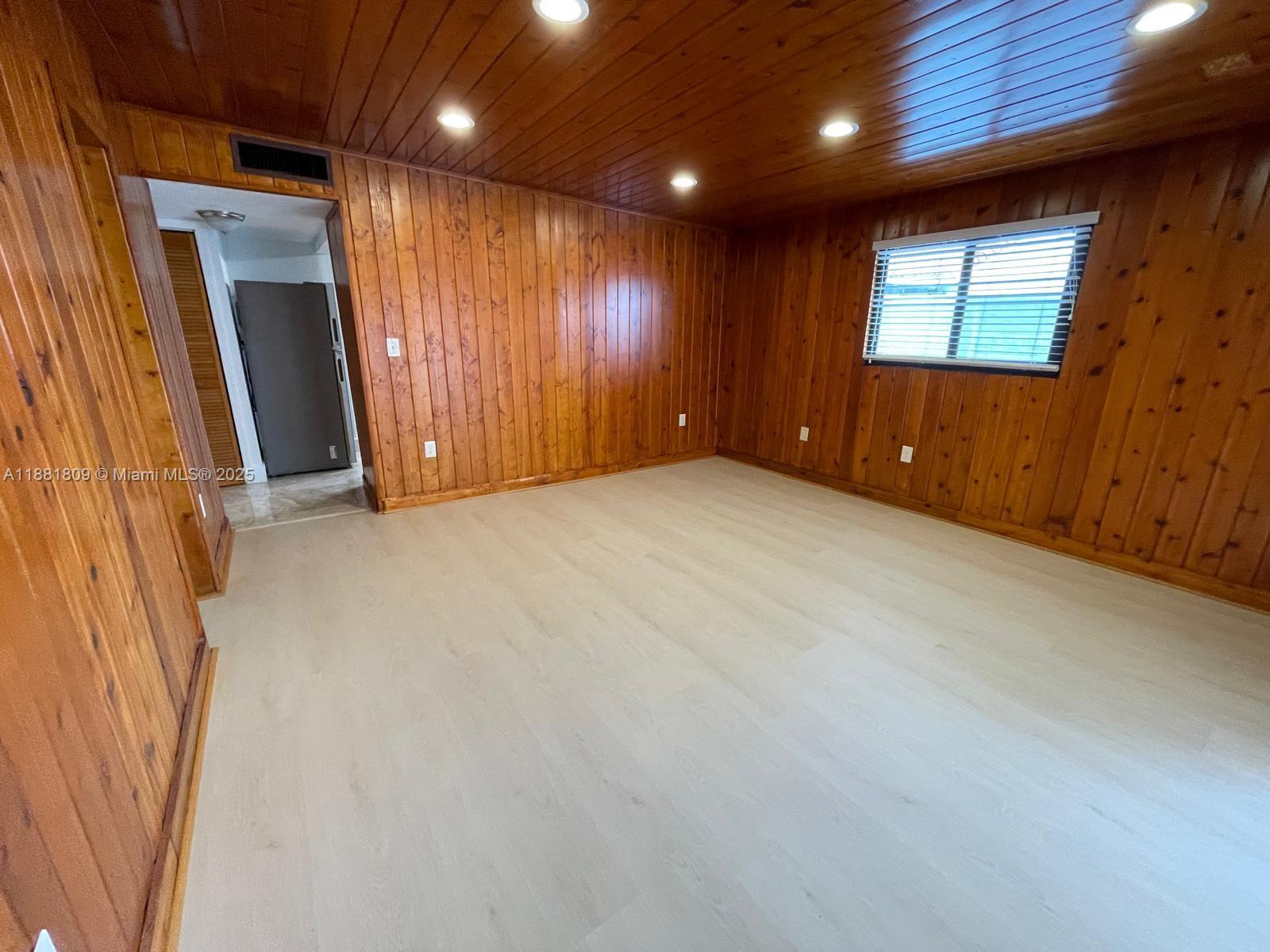 FLAGLER HILLS SUB - Residential Lease