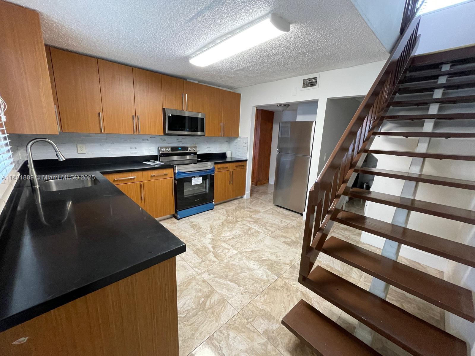 FLAGLER HILLS SUB - Residential Lease