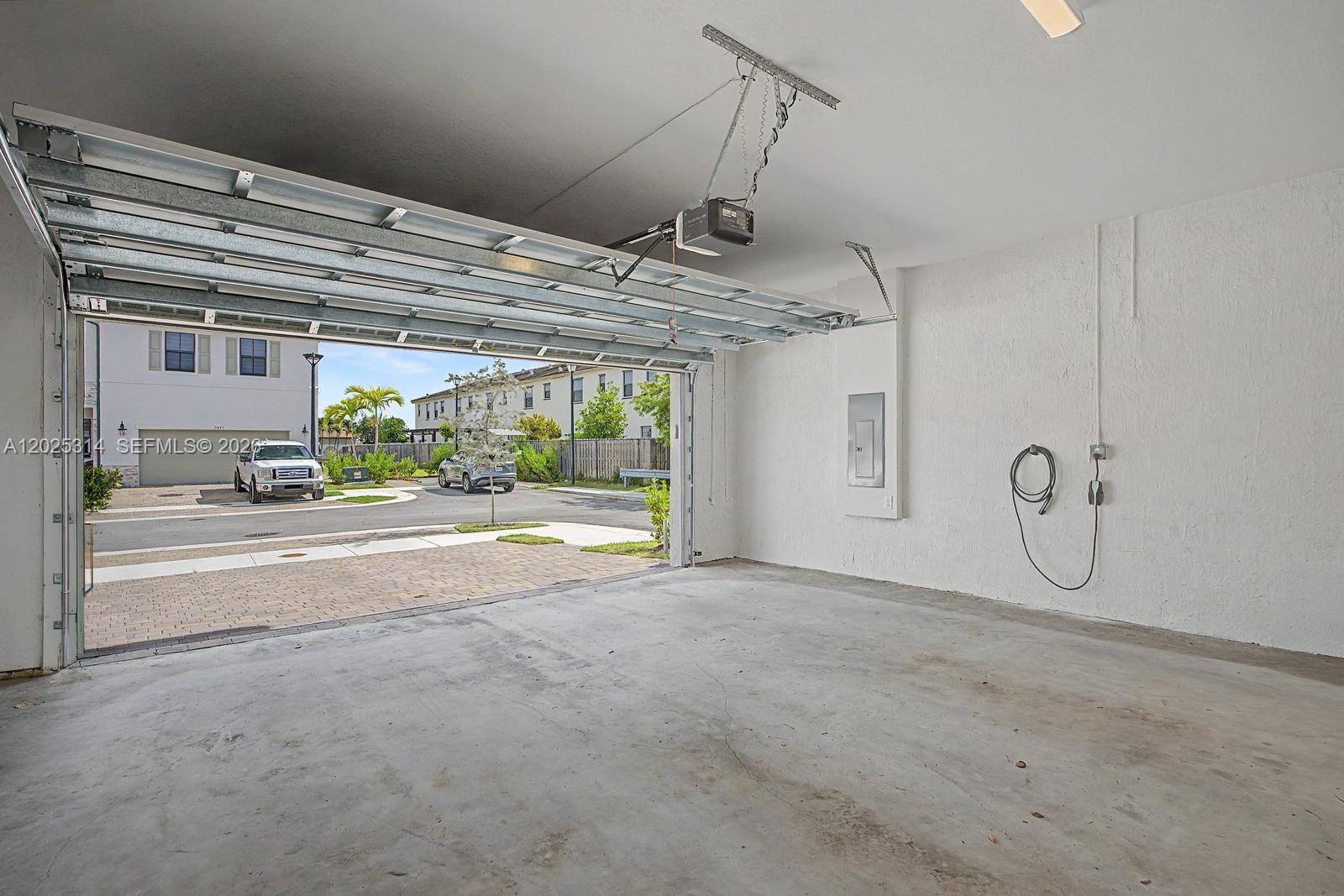 CALDWELL MARTIN TOWNHOMES - Residential