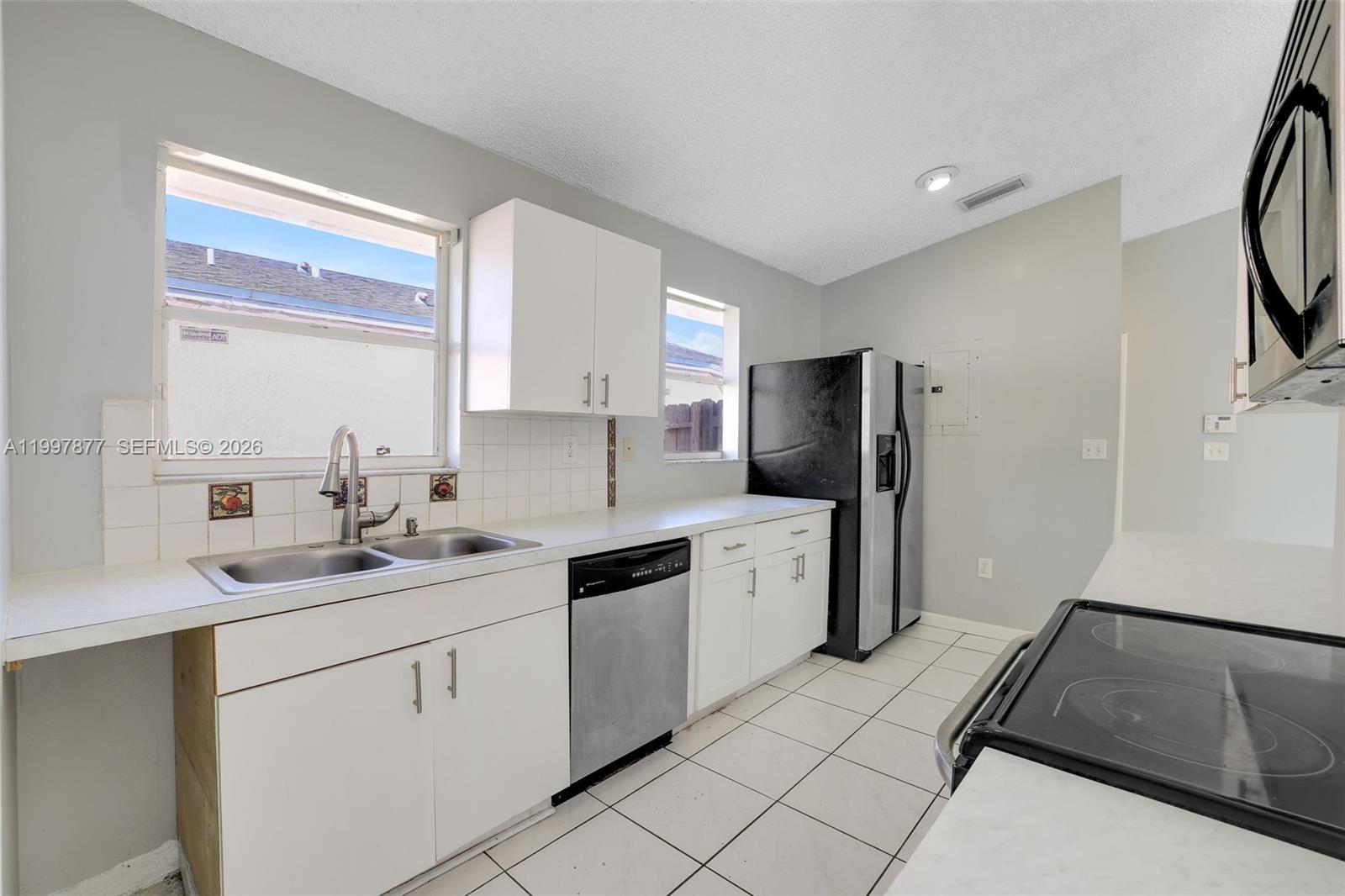 STRAWBERRY FIELD SUB - Residential Lease