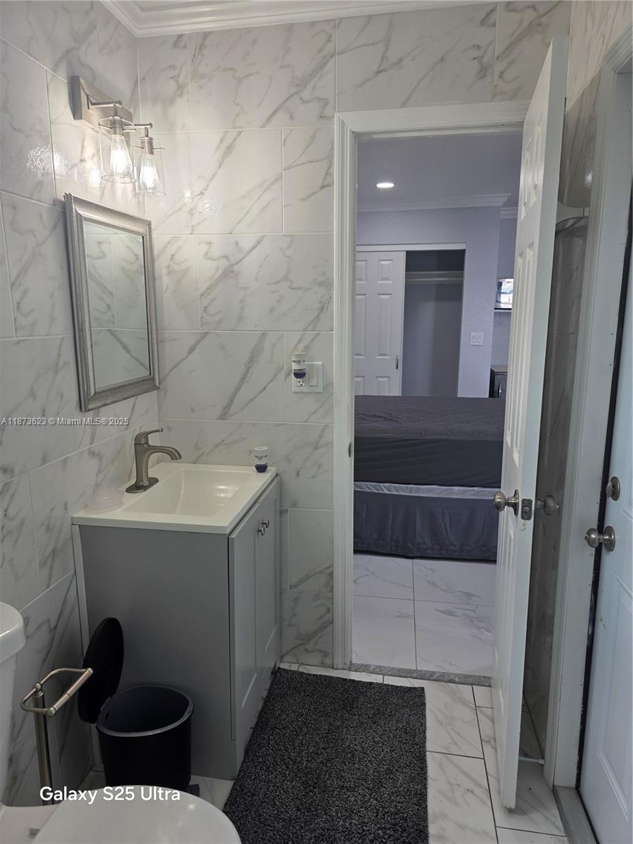 MYRTLE GROVE 1ST ADDN - Residential Lease