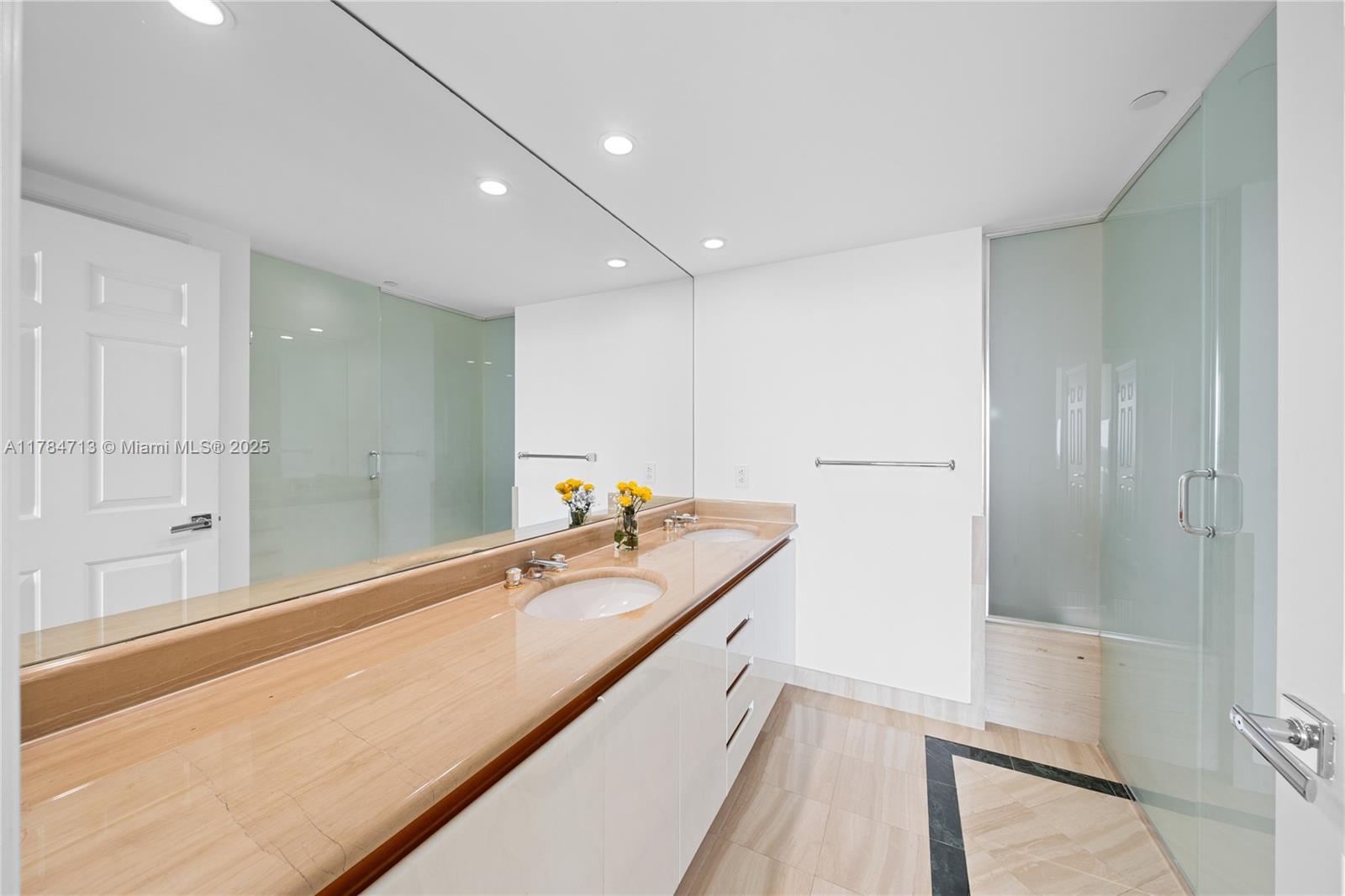 SANTA MARIA CONDO - Residential