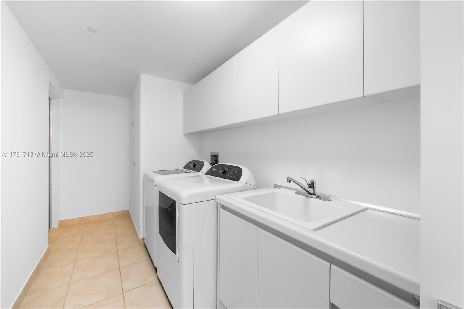 SANTA MARIA CONDO - Residential
