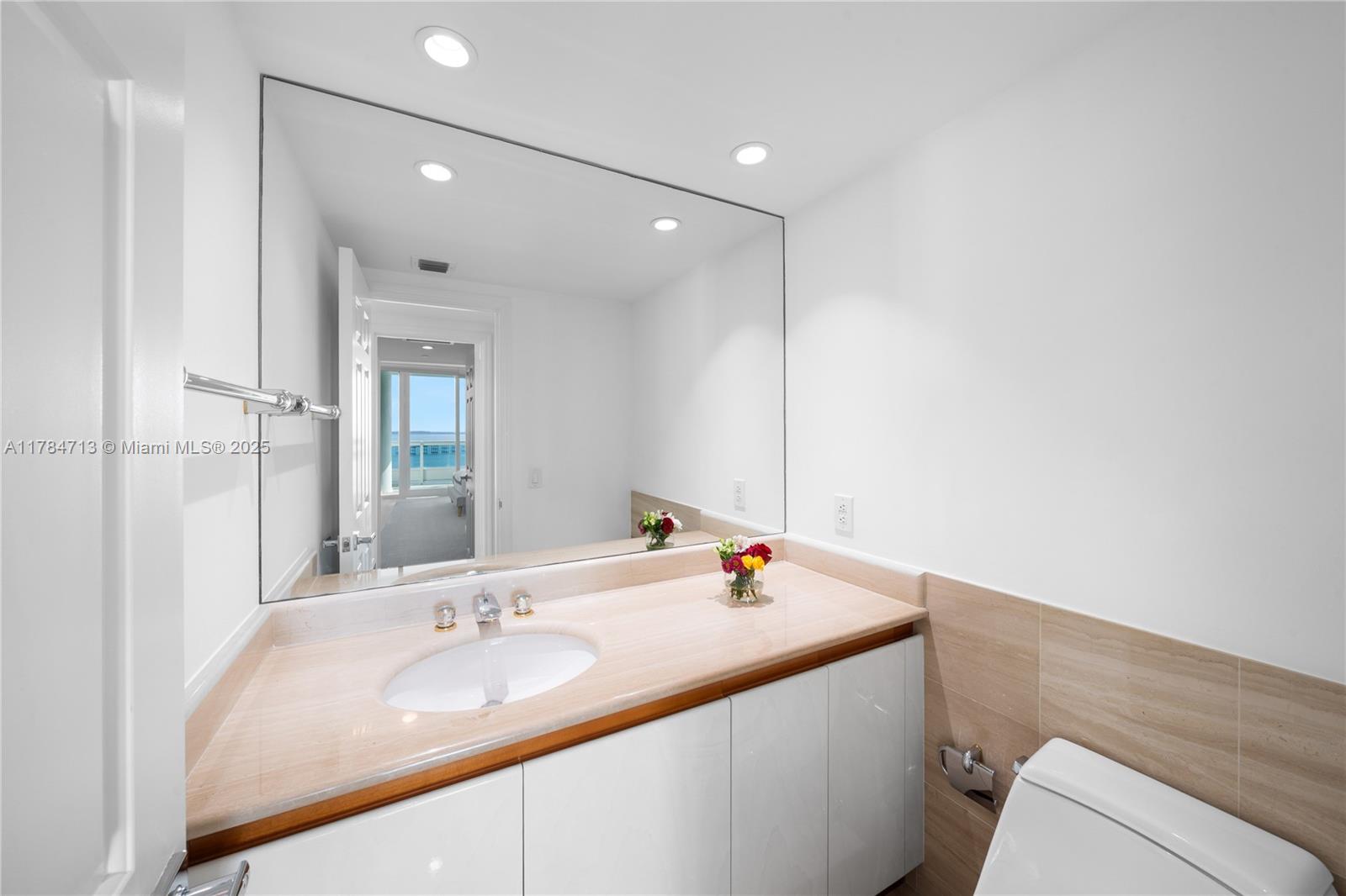 SANTA MARIA CONDO - Residential