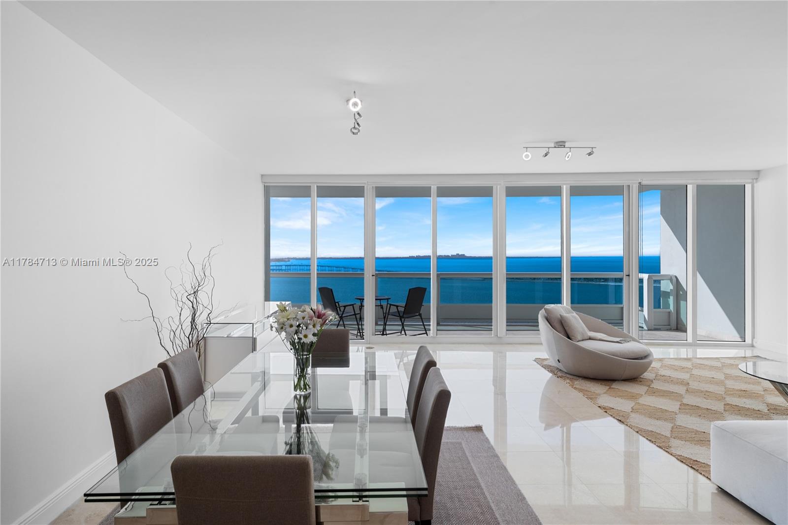 SANTA MARIA CONDO - Residential