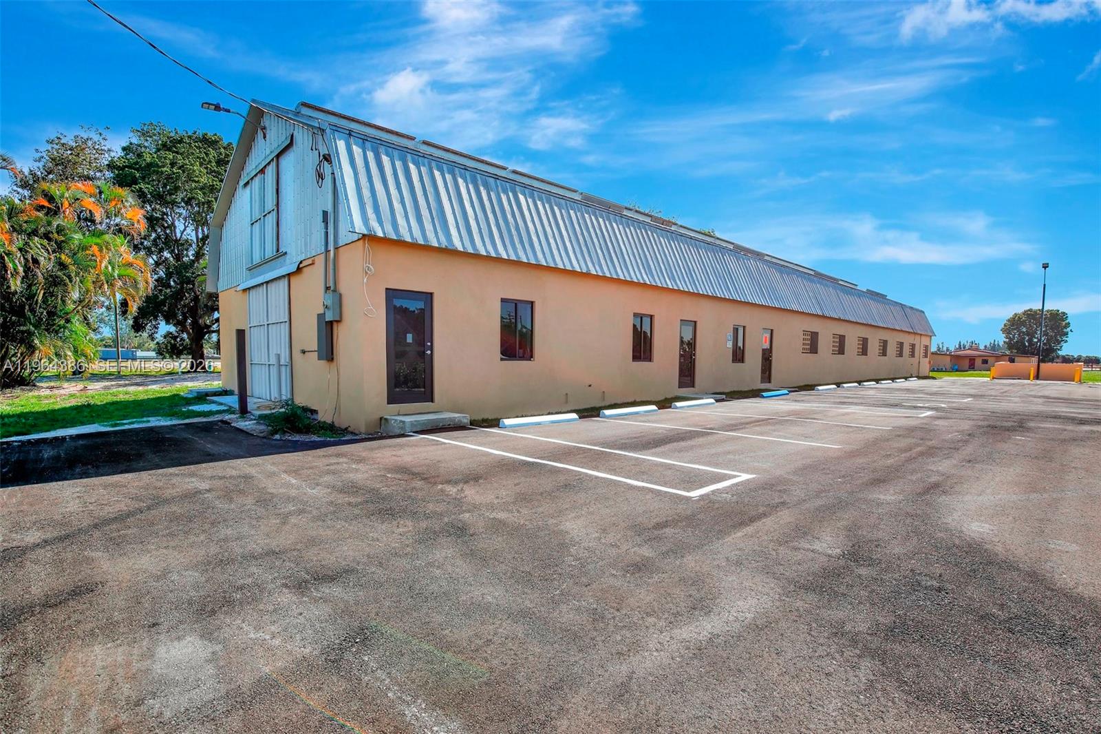 COUNTRY CLUB RANCHES SEC - Residential