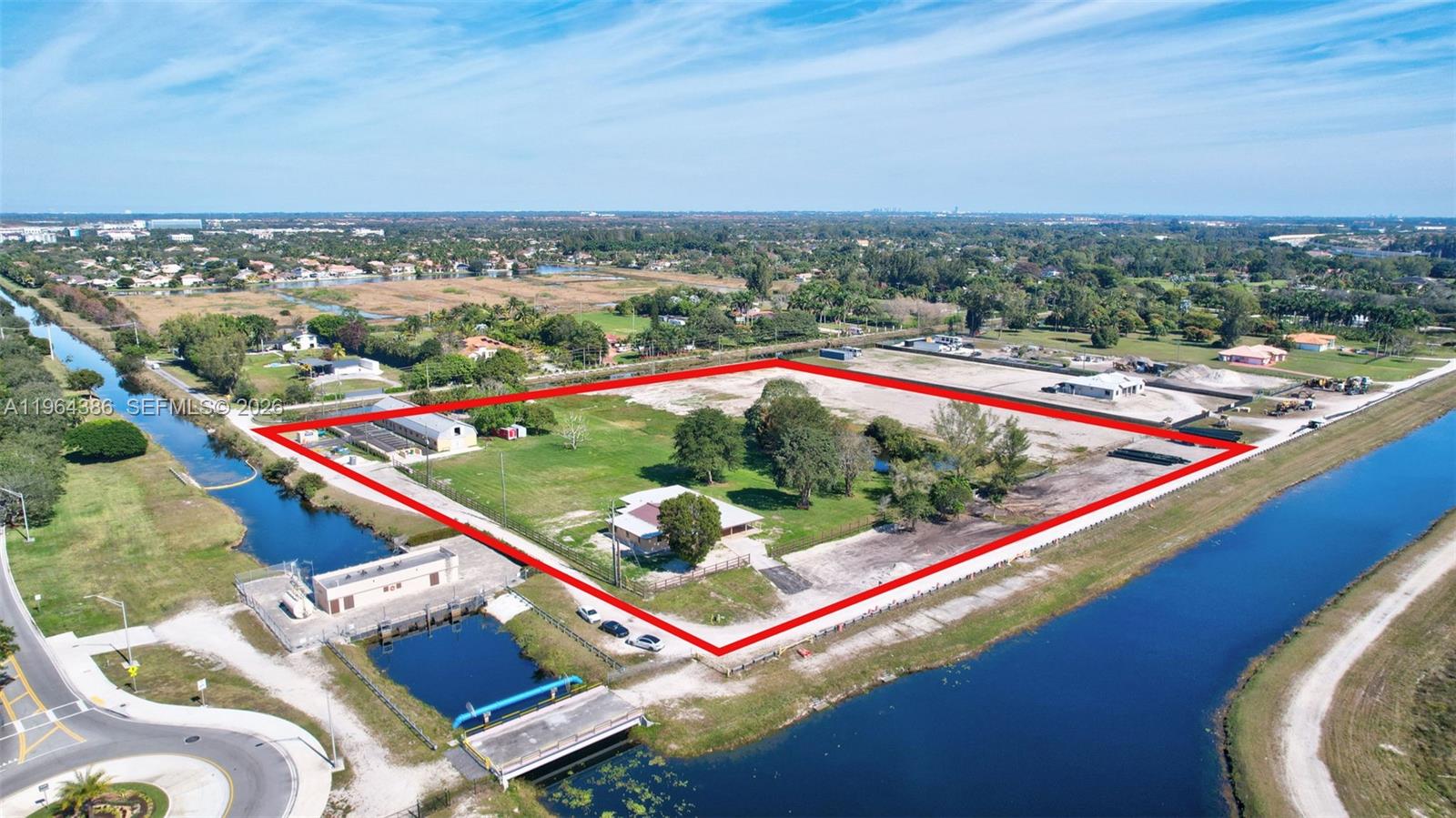 COUNTRY CLUB RANCHES SEC - Residential