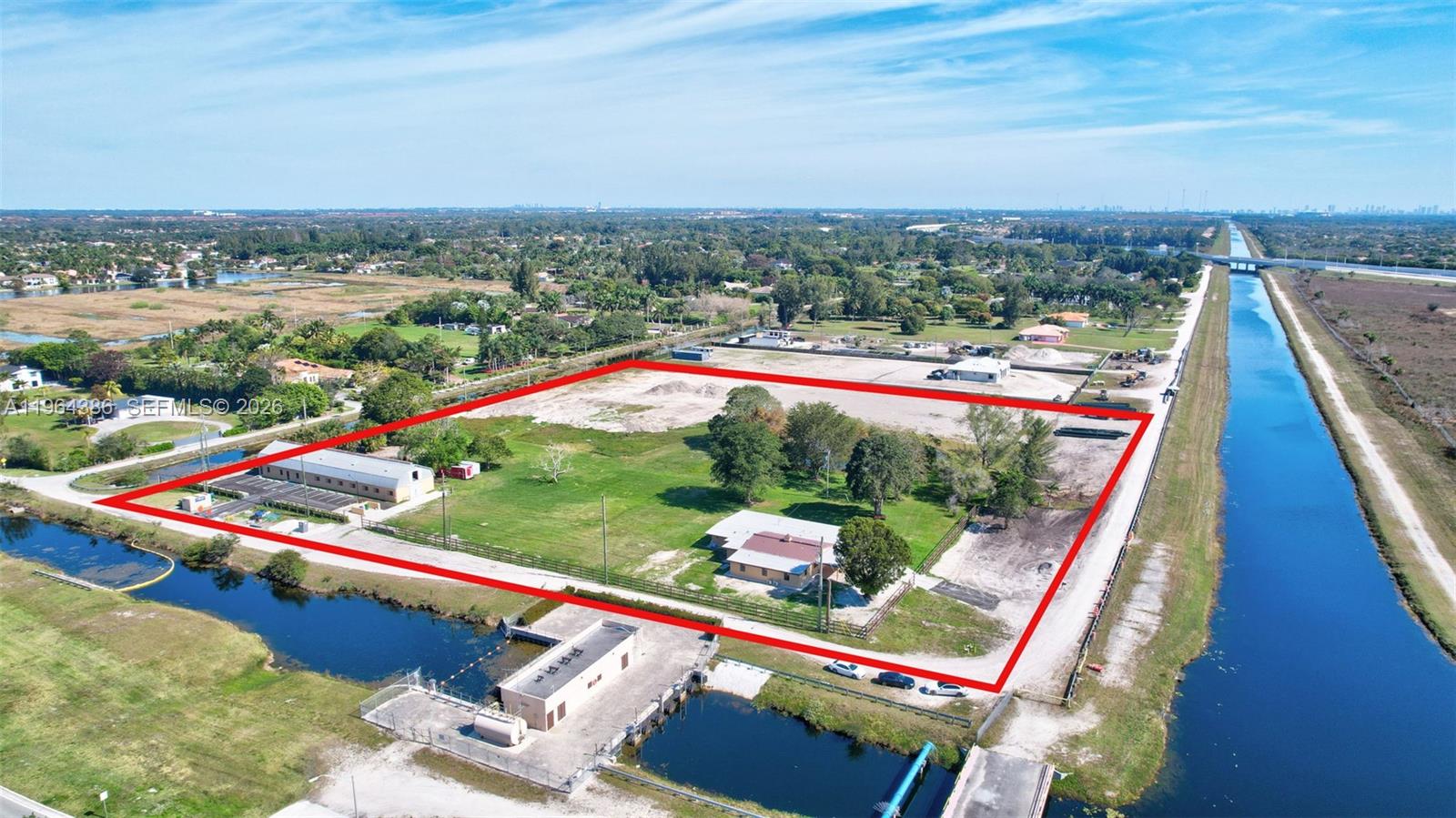 COUNTRY CLUB RANCHES SEC - Residential