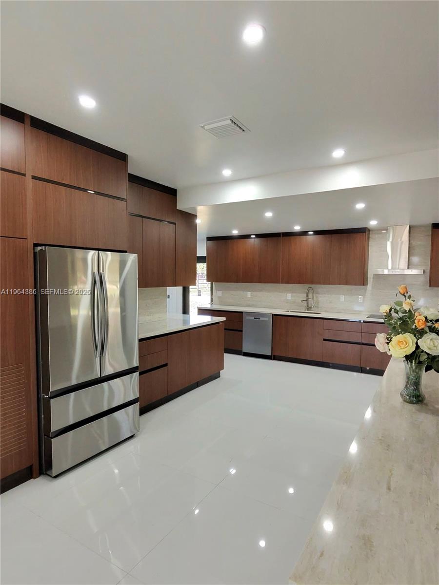 COUNTRY CLUB RANCHES SEC - Residential