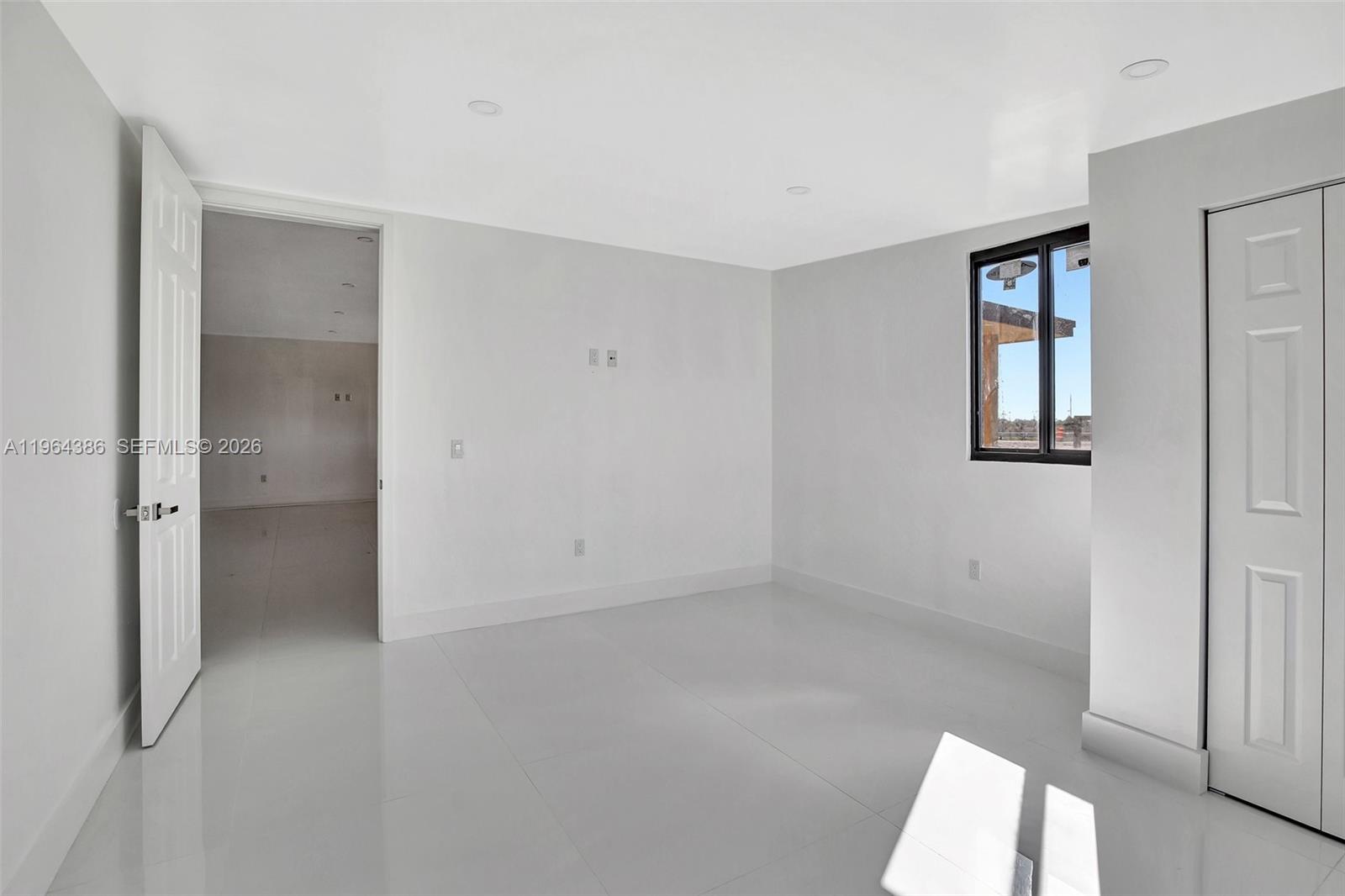 COUNTRY CLUB RANCHES SEC - Residential