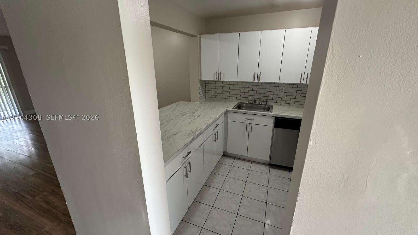 8000 Fairview Dr 304