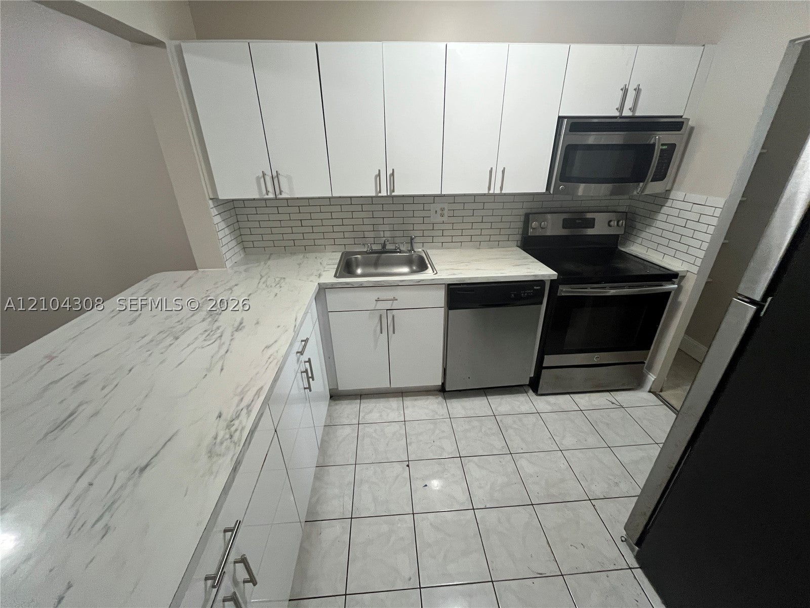 8000 Fairview Dr 304
