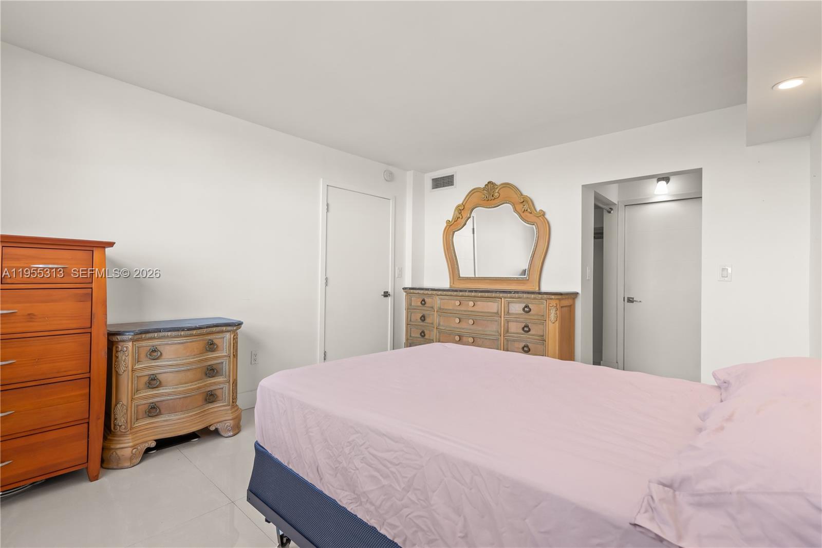 POINT EAST SEC II CONDO - Residential