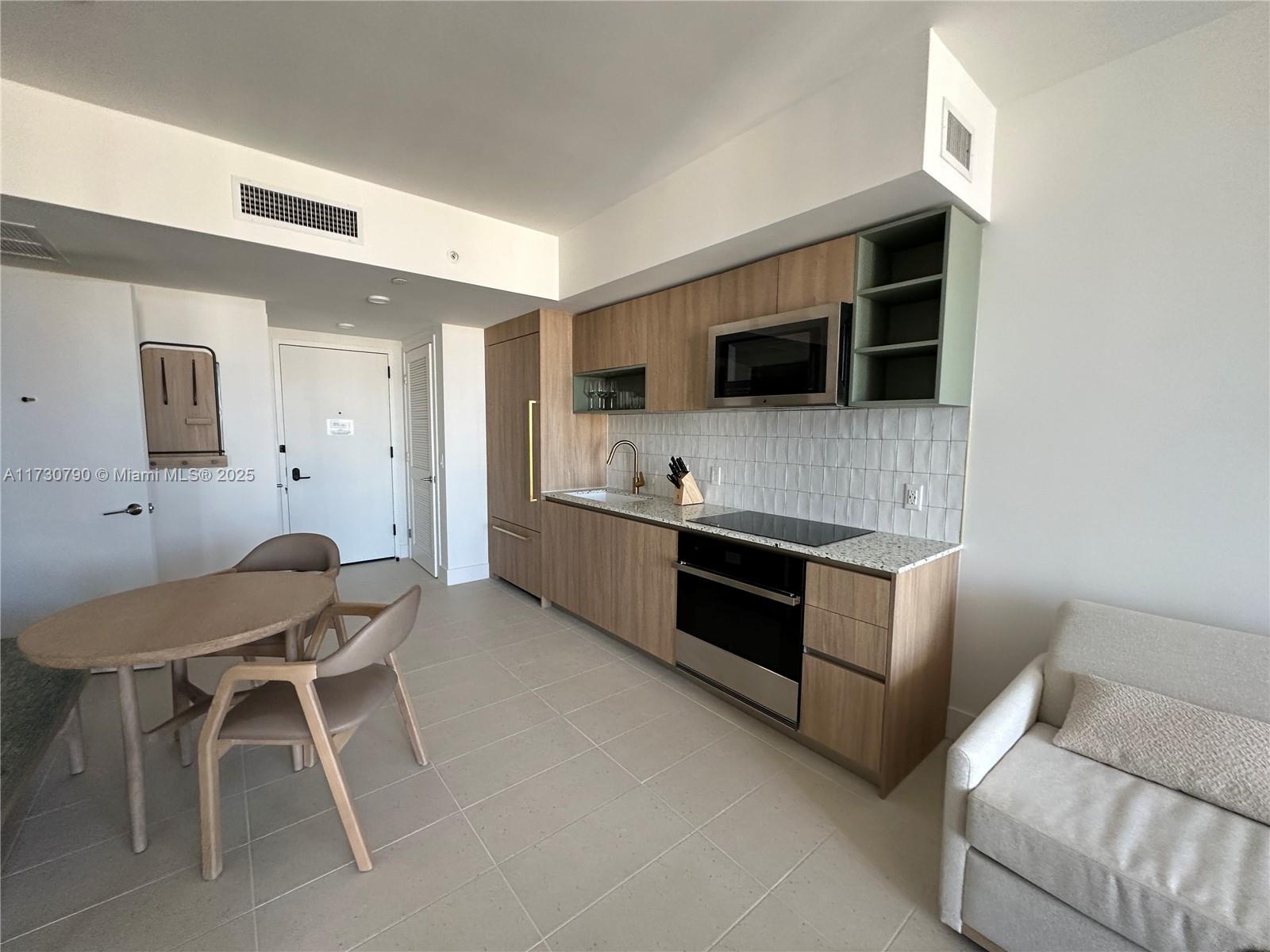 View photos, virtual tours, details... 601 NE 1st Ave 3704