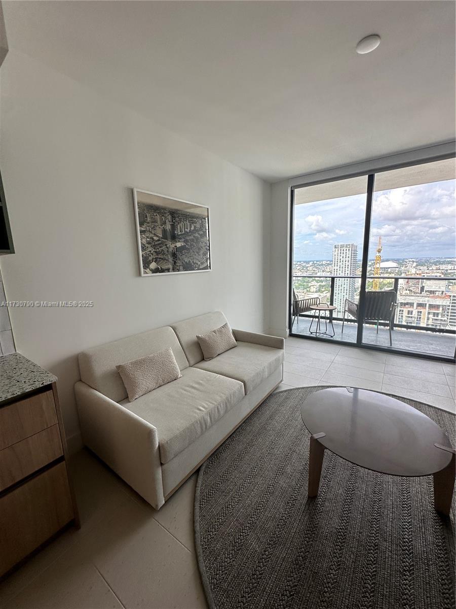 NATIIVO/GALE RESIDENCES - Residential