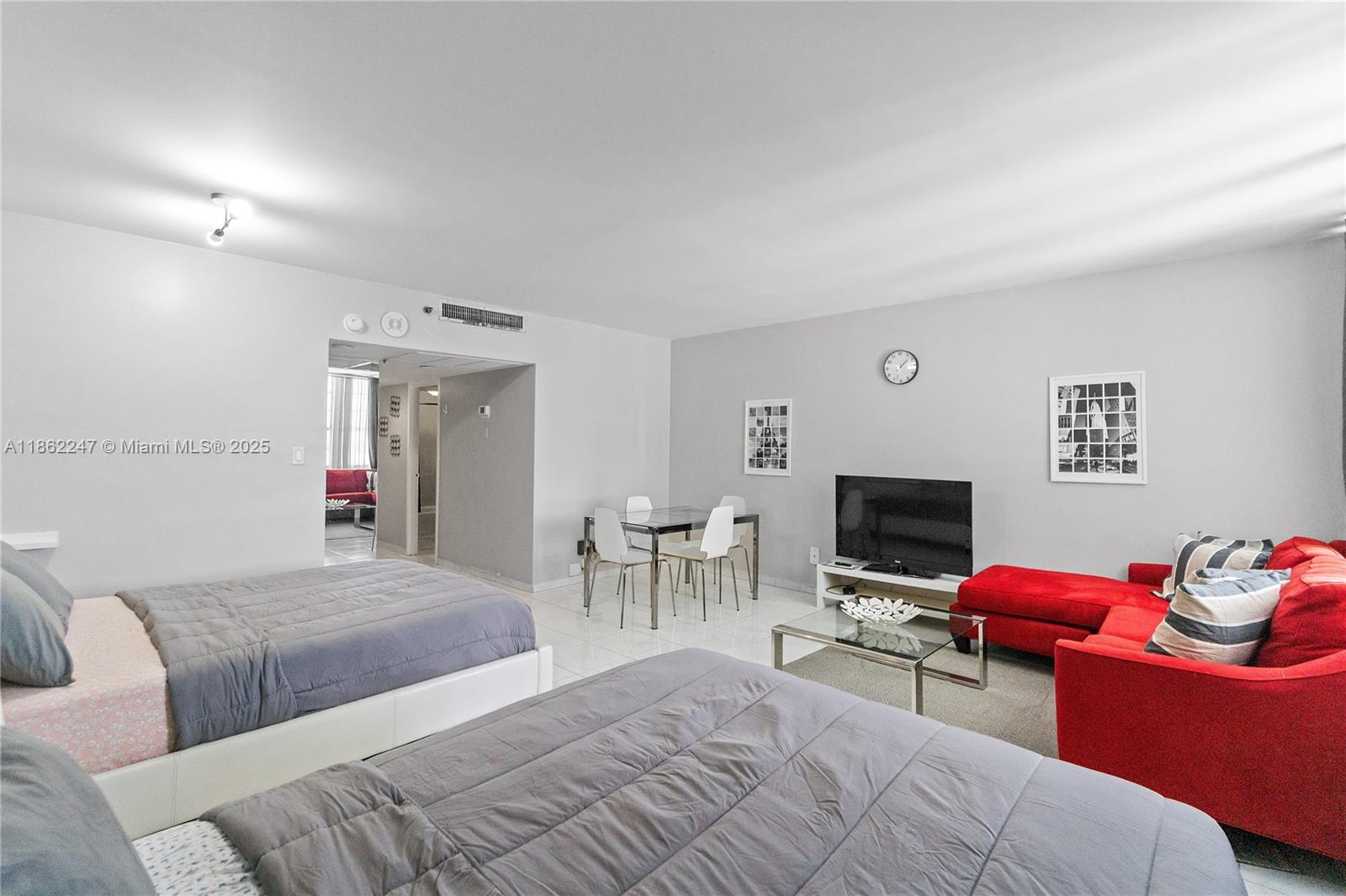 100 Lincoln Rd 1616