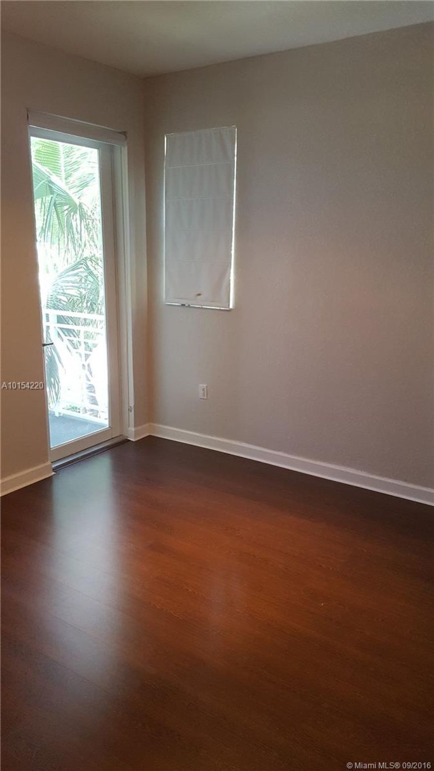 Great townhouse at The Reserve at Doral West, gated community, Gym, Pool, very exclusive complex, lots of upgrades, ready to move in. Call LA for more info.