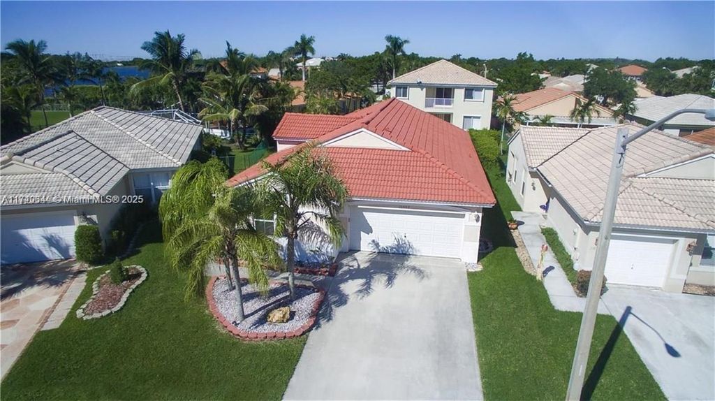 Photo of 20889 NW 17th St, Pembroke Pines, FL 33029 (MLS # A11740644)