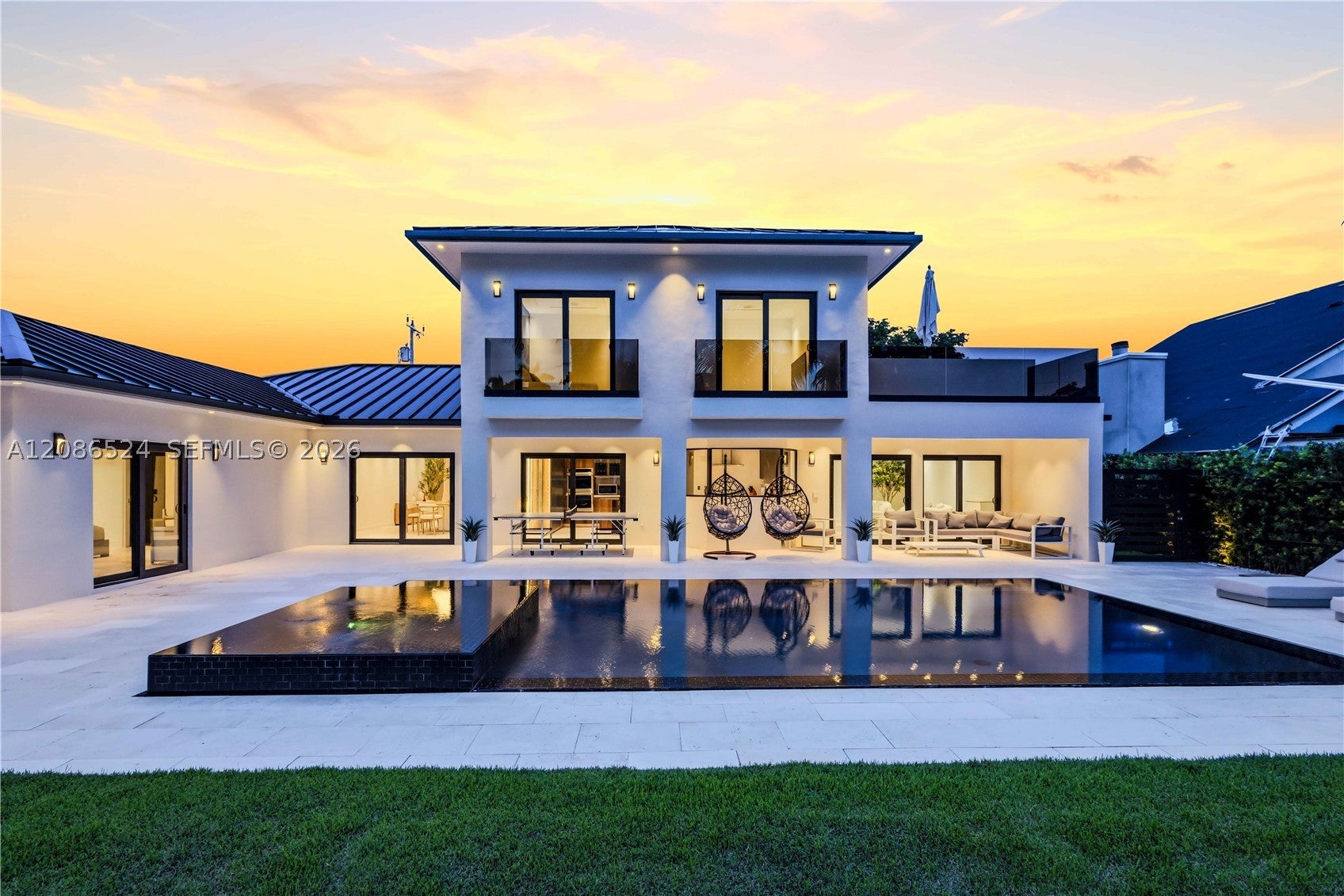 415 Holiday Dr