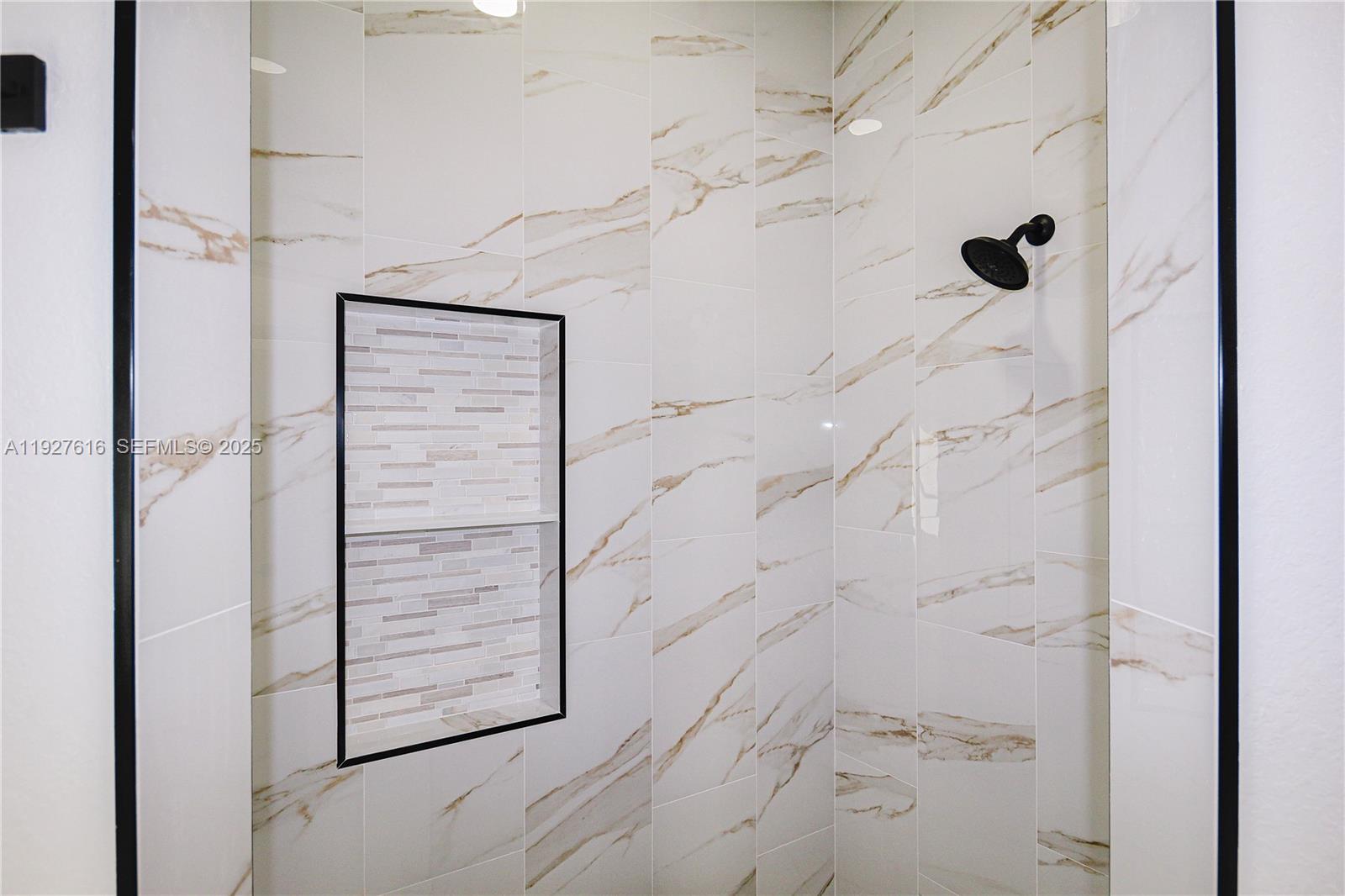 AVON PARK LAKES - Residential