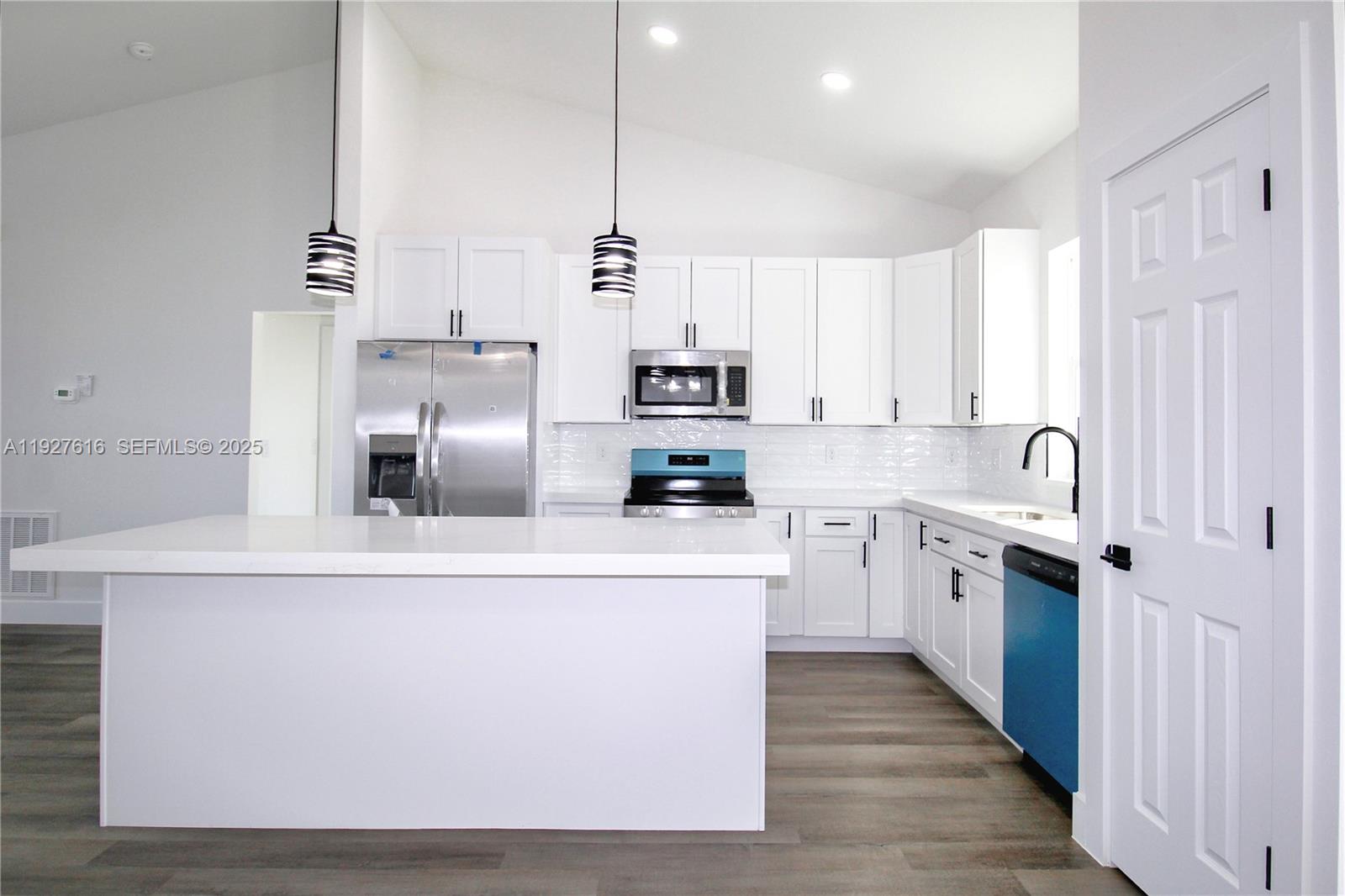 AVON PARK LAKES - Residential