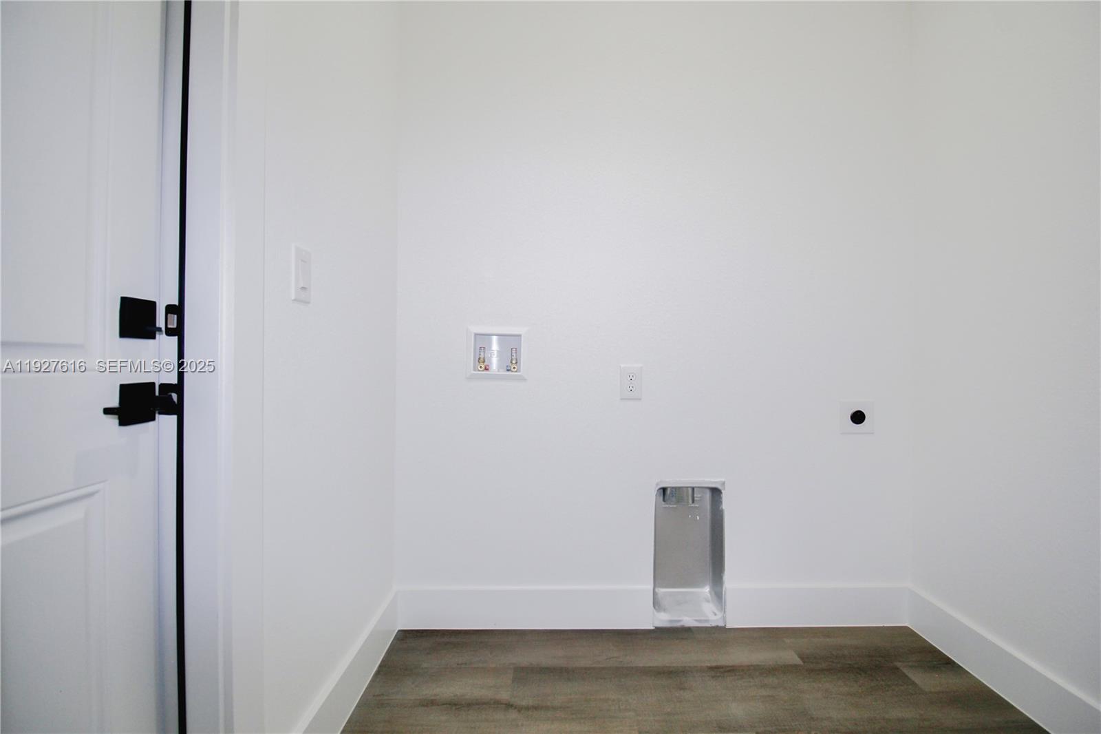 AVON PARK LAKES - Residential