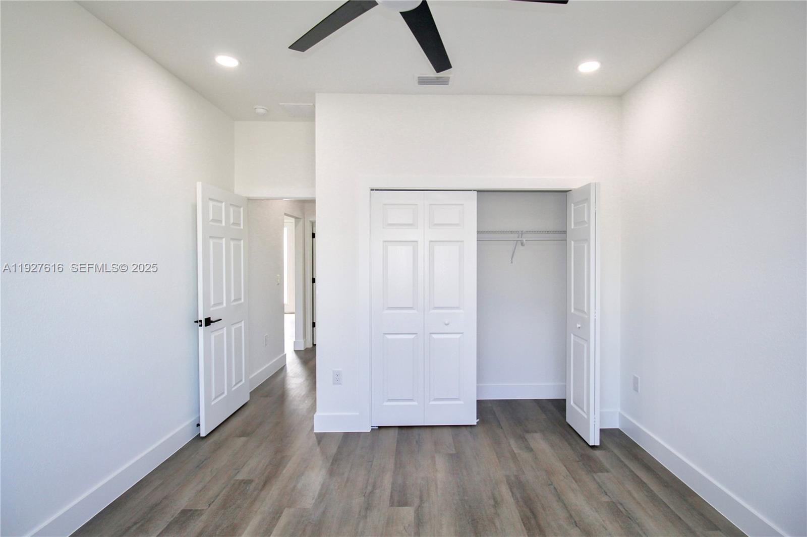 AVON PARK LAKES - Residential