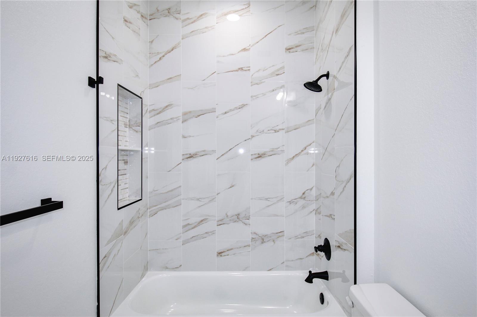 AVON PARK LAKES - Residential