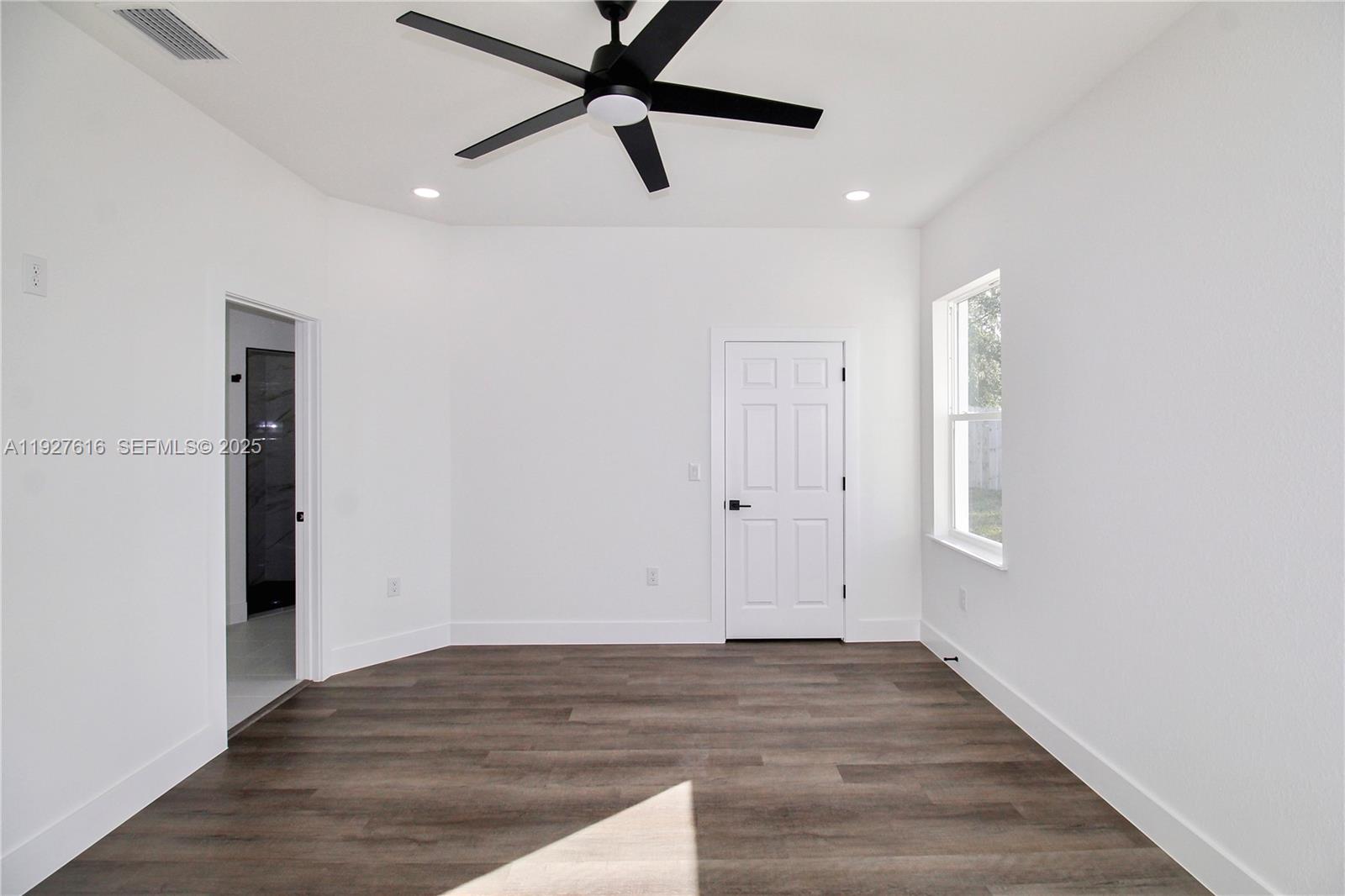 AVON PARK LAKES - Residential