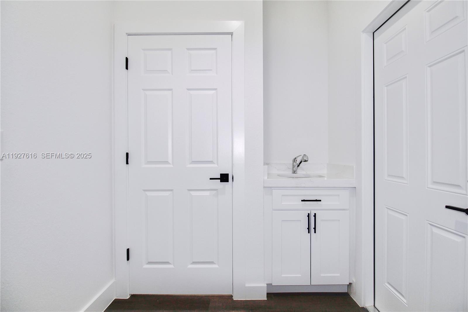 AVON PARK LAKES - Residential