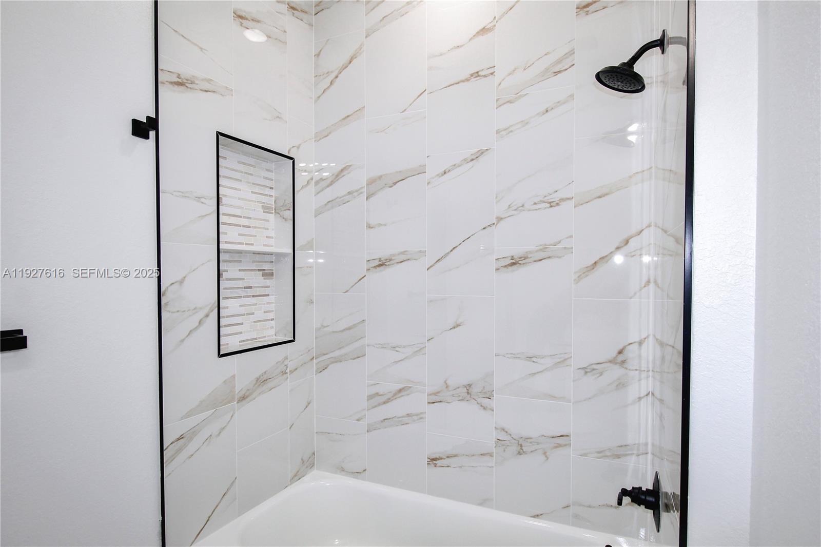 AVON PARK LAKES - Residential