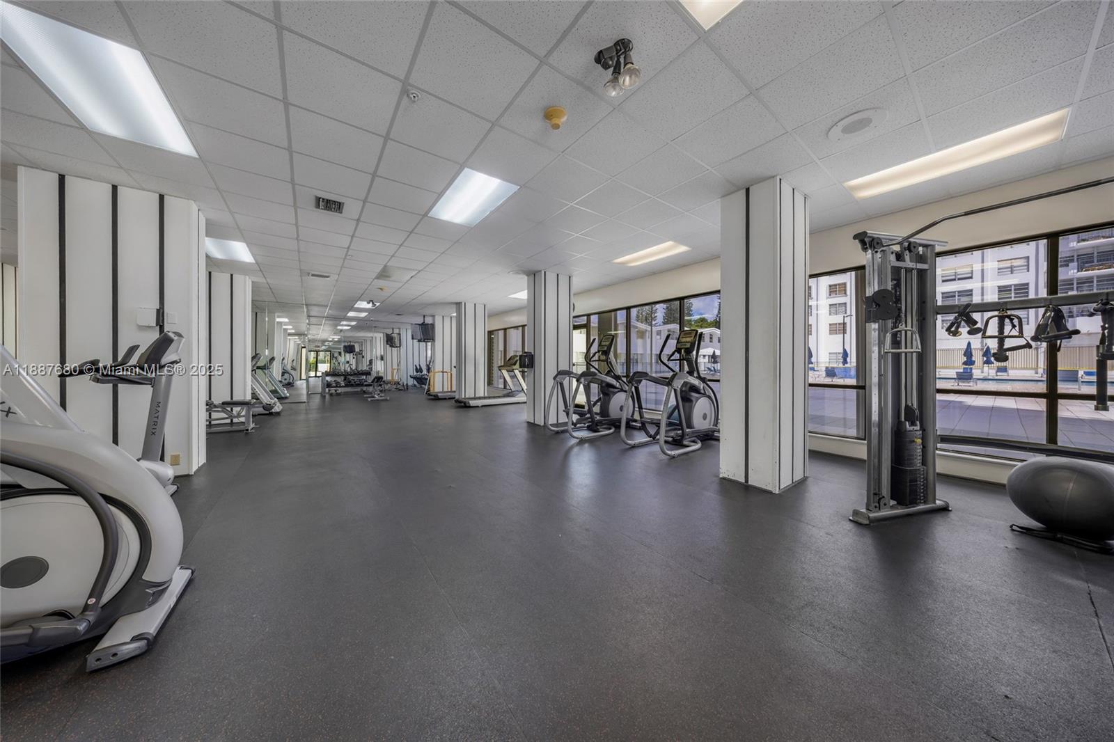 COMMODORE PLAZA CONDO - Residential