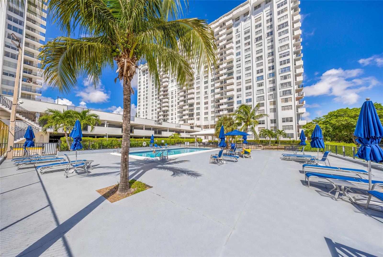 COMMODORE PLAZA CONDO - Residential