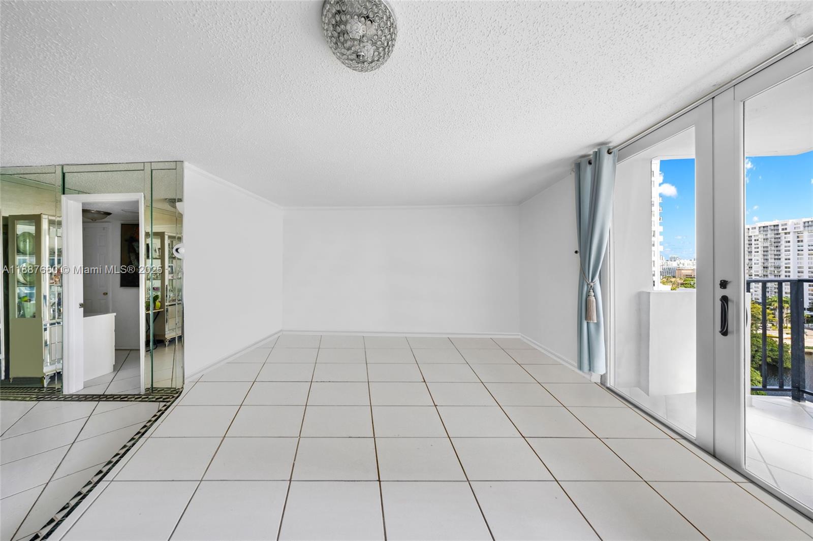 COMMODORE PLAZA CONDO - Residential