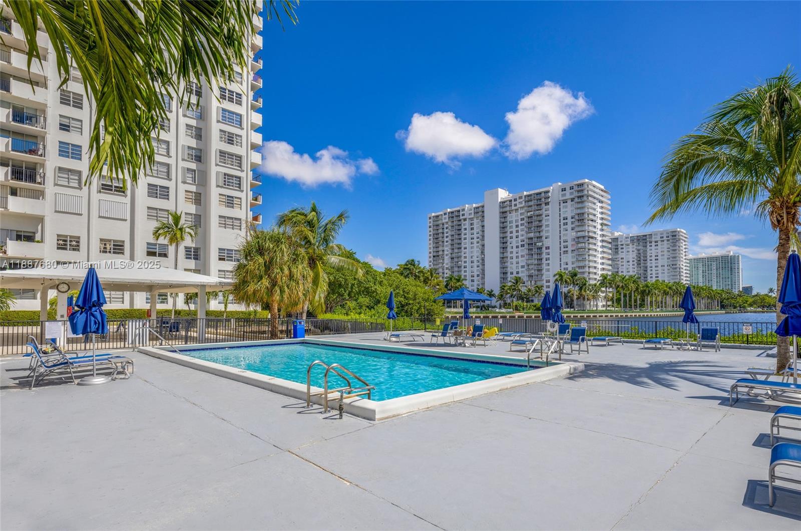 COMMODORE PLAZA CONDO - Residential