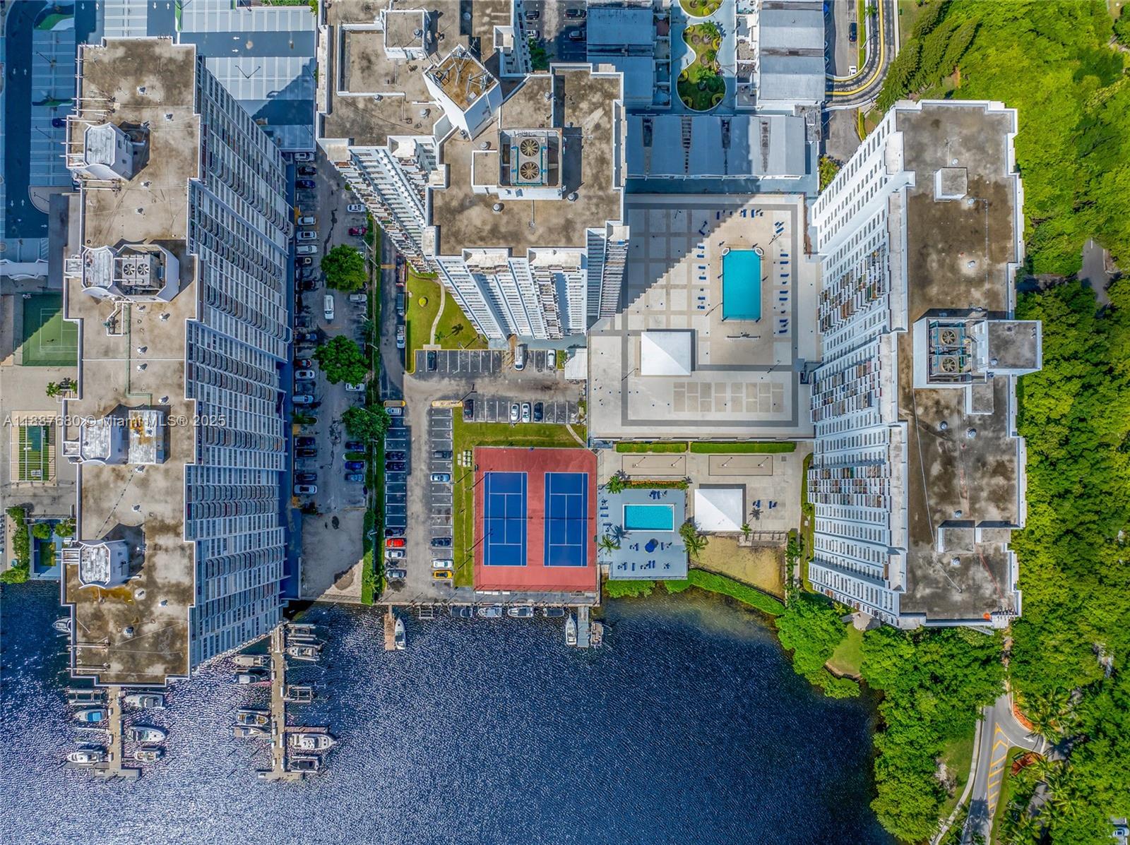 COMMODORE PLAZA CONDO - Residential