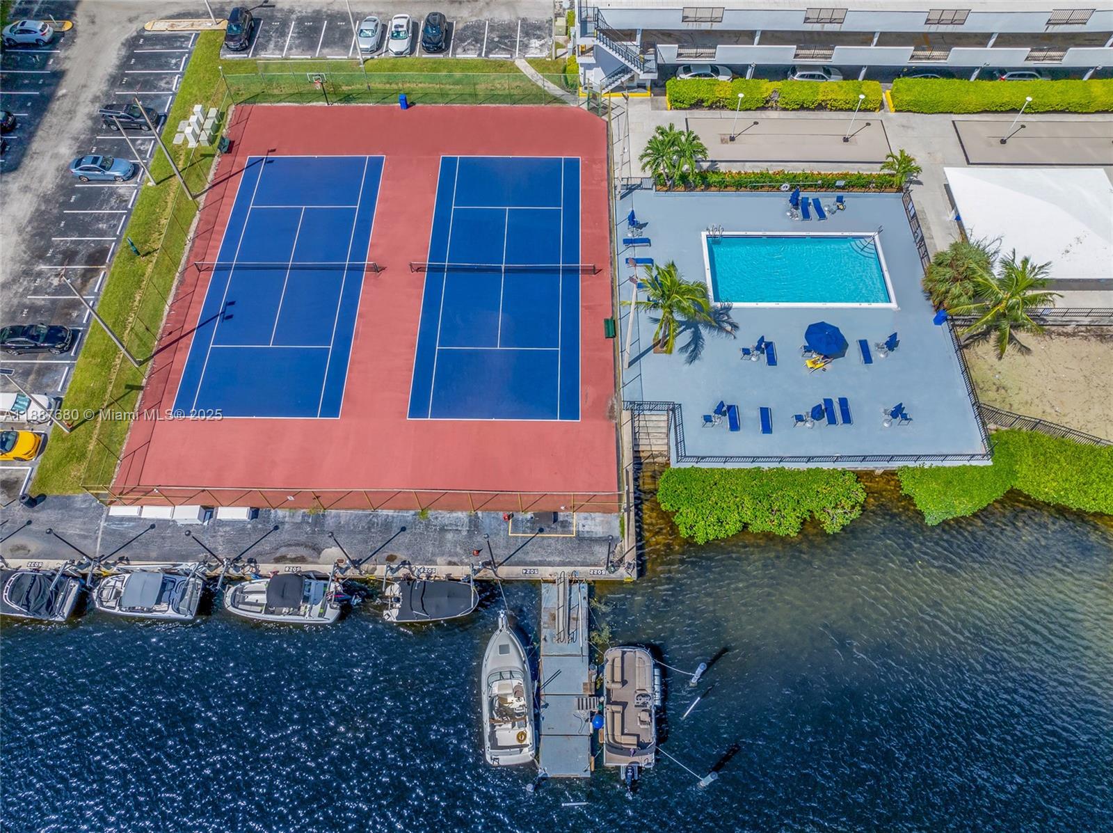 COMMODORE PLAZA CONDO - Residential