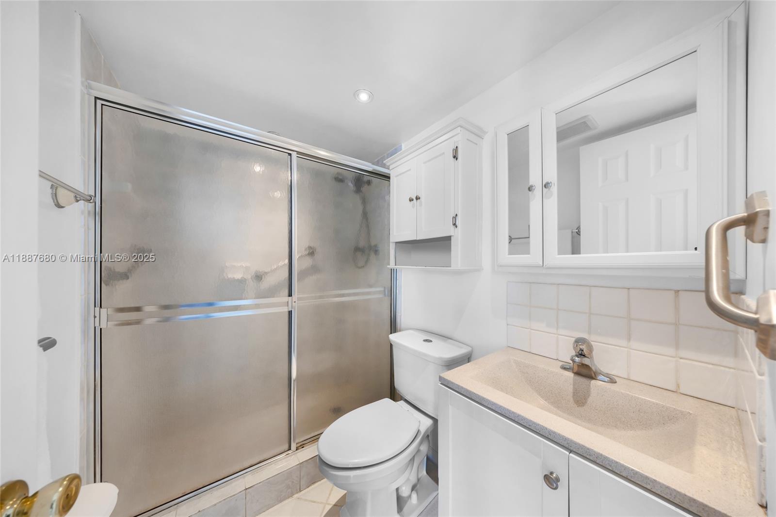 COMMODORE PLAZA CONDO - Residential