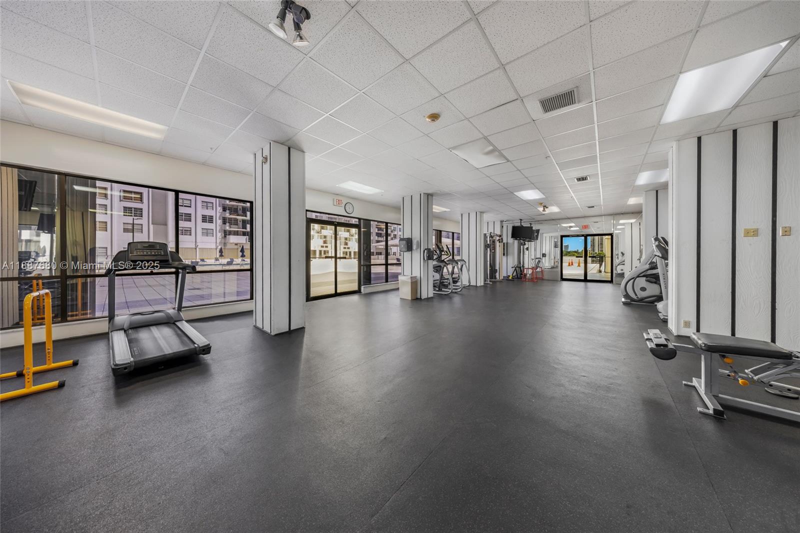 COMMODORE PLAZA CONDO - Residential