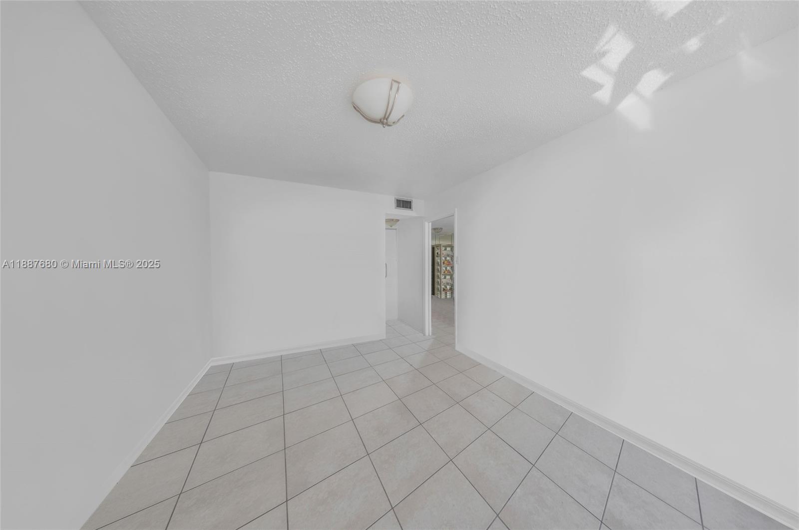 COMMODORE PLAZA CONDO - Residential