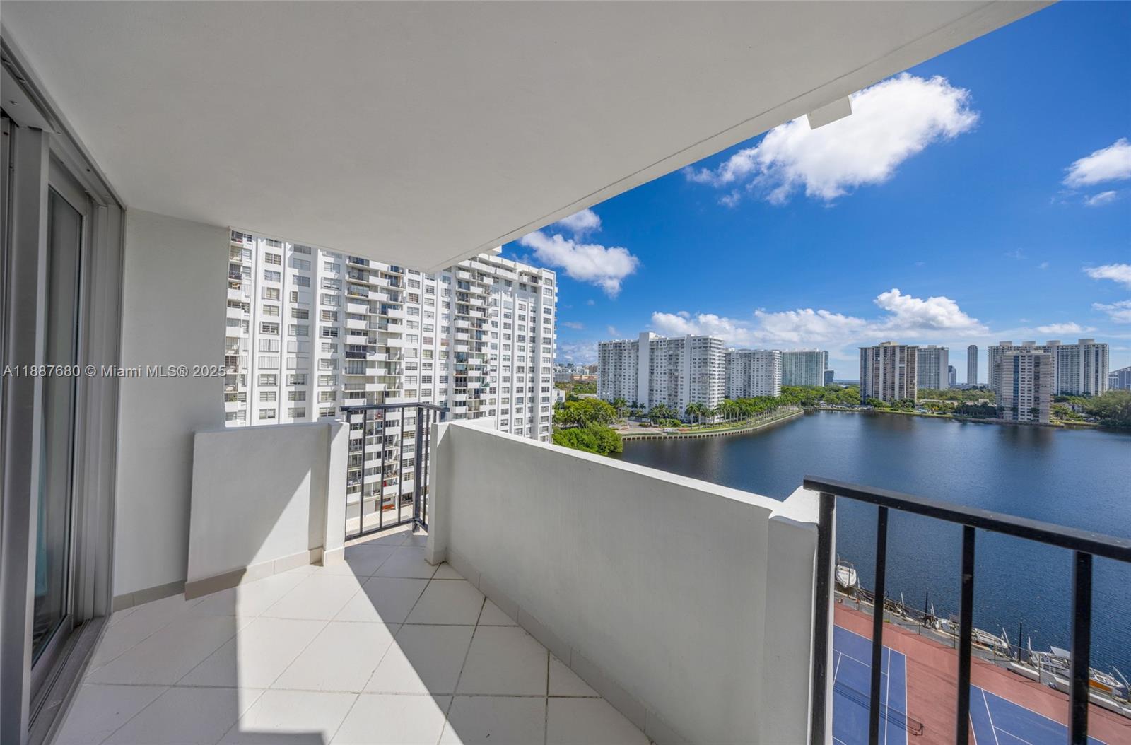 COMMODORE PLAZA CONDO - Residential