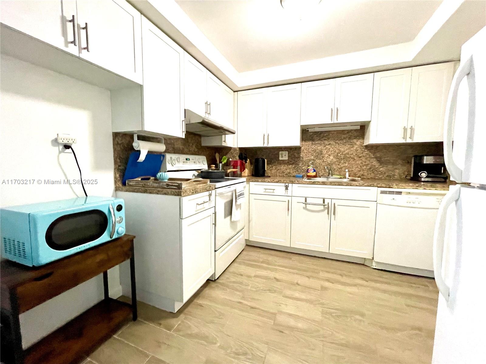 CHELSEA BAYVIEW CONDO - Residential