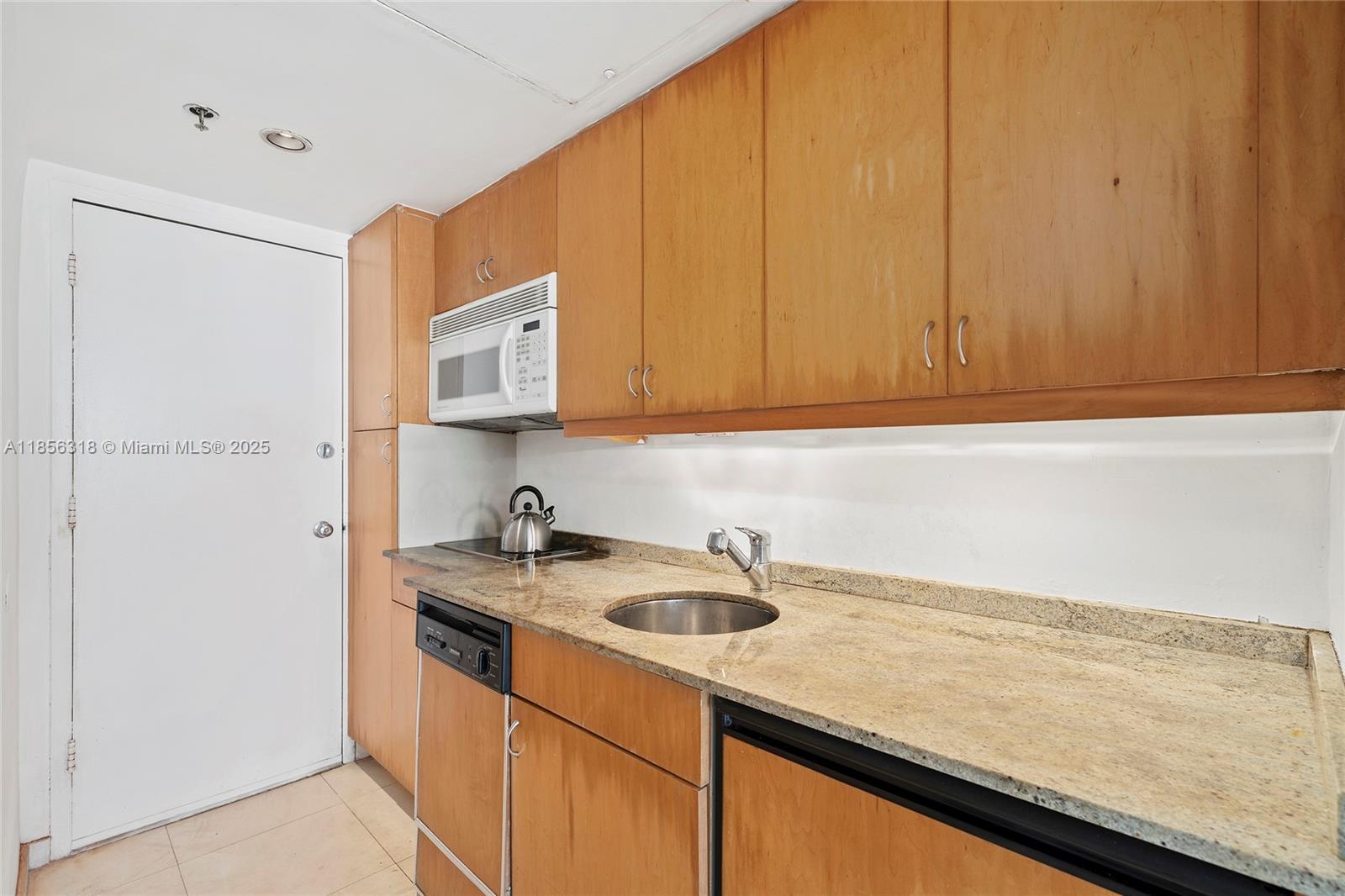 100 Lincoln Rd 1147A